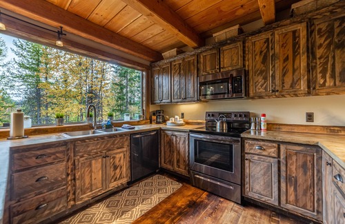 Columbia Falls House | Enjoy the Quiet of MT at Our Cabin Above Spoon Lake