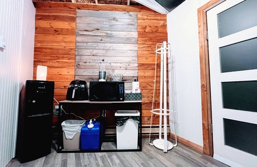 Manitoba Cabin | Enjoy the Winter Wonderland on Private Waterfront property