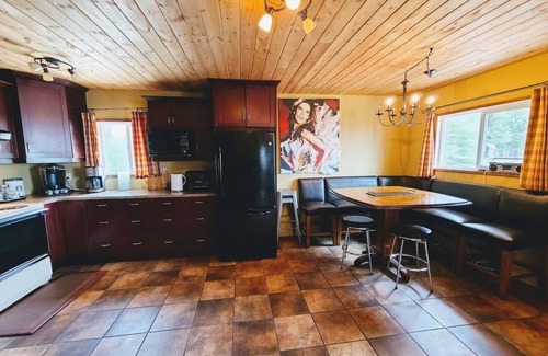 Manitoba Cabin | Enjoy the Winter Wonderland on Private Waterfront property