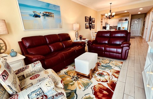 Gulf Shores Condo | Enjoy this Beachfront Condo with Amazing Views!