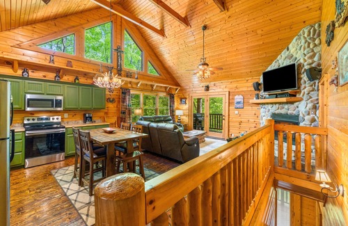 Gatlinburg - Pigeon Forge Cabin | Enjoy this Cabins Fun Stuff near the Excitement! With a quiet family experience!