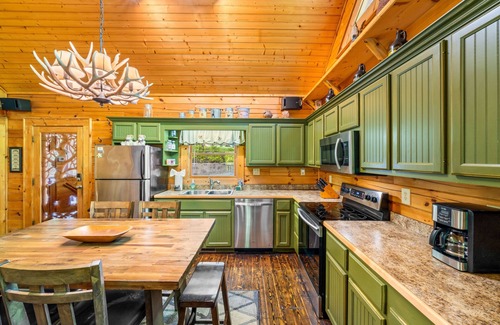 Gatlinburg - Pigeon Forge Cabin | Enjoy this Cabins Fun Stuff near the Excitement! With a quiet family experience!