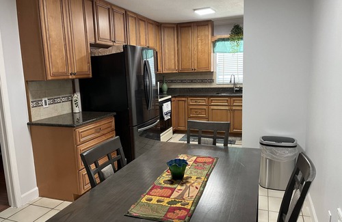 Oldsmar House | Enjoy vacation with the whole family at this peaceful renovated place to stay!