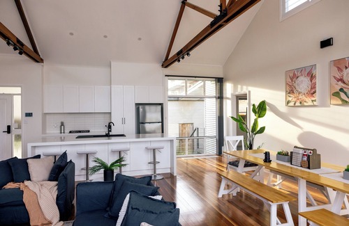 Woy Woy House | Enjoy waterfront luxury, while you relax with the whole family.