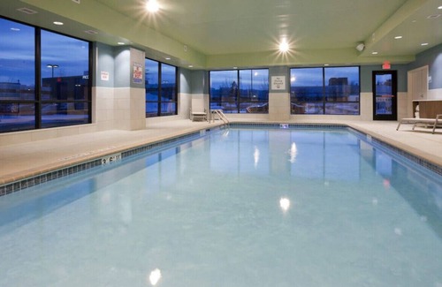 Roseville House | Enjoy Well-Furnished Retreat! Free Breakfast!