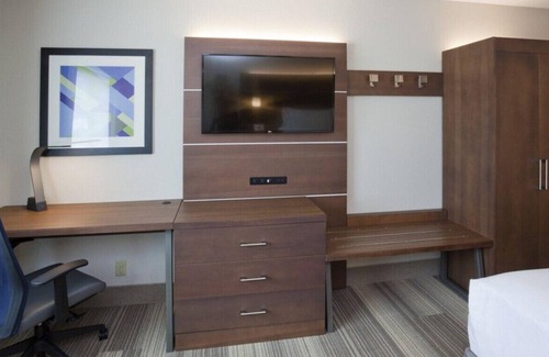 Roseville House | Enjoy Well-Furnished Retreat! Free Breakfast!