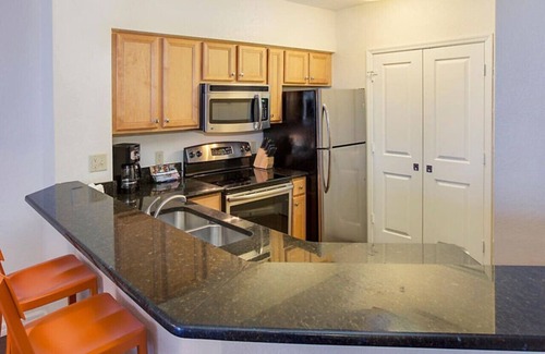 Downtown Orlando Apartment | Enjoy your AM coffee in resort relaxation garden iEnjoy your AM coffee in resort relaxation garden in this great 1BD condo in Orlando