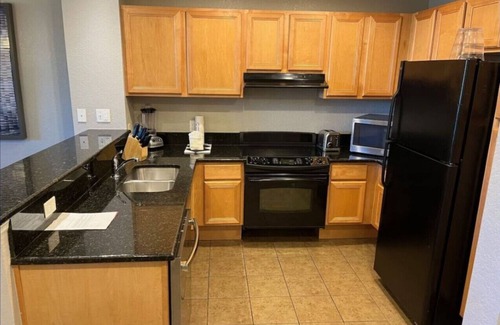 Downtown Orlando Apartment | Enjoy your AM coffee in resort relaxation garden iEnjoy your AM coffee in resort relaxation garden in this great 1BD condo in Orlando