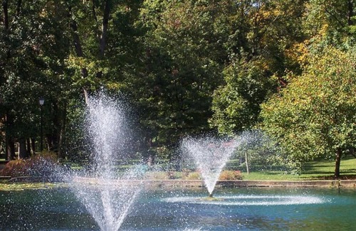 Summitt House | Enjoy Your Stay at Knights Inn Ashland! Pool, Picnic Area, Parking, WiFi