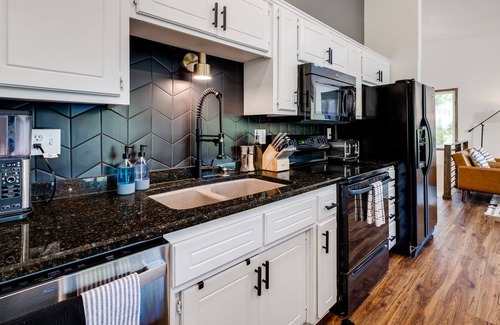 Inver Grove Heights House | Enjoy your private lake home just outside the cities!
