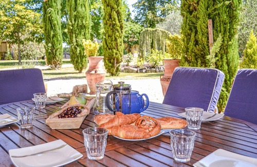 Le Cler House | Enjoy your wonderful holiday home with your loved ones in a peaceful landscape.