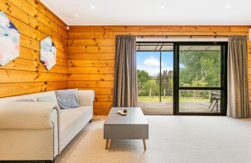 Silverdale Villa | Enjoyable Cozy Life Style Villa