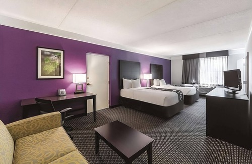 Arsenal House | Enjoyable Stay For Sure! 3 Units Near Plaza de Armas, Pool, FREE Bfast & Parking