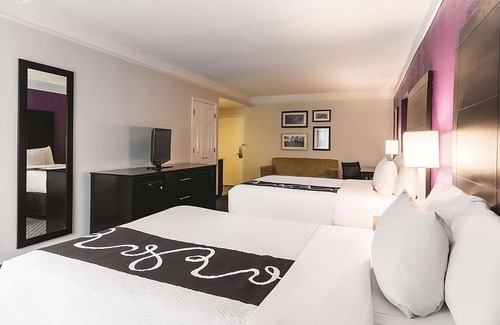 Arsenal House | Enjoyable Stay For Sure! 3 Units Near Plaza de Armas, Pool, FREE Bfast & Parking