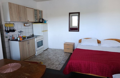 Neum Apartment | Enjoyable studio with AC in charming Neum