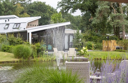 Municipality of Ede House | Enjoying a wonderful time at the pond