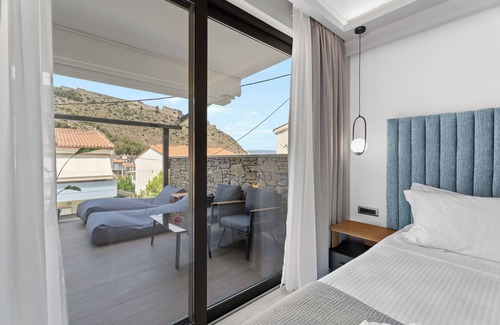 Nafplion City Centre Hotel | Ennea Muses Rooms & Suites