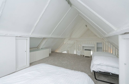 Westgate-on-Sea Apartment | Enormous Luxury Retreat , Perfect for Family & Business
