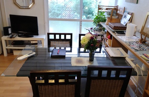 Katase House | Enoshima, Shonan, Enoden Ishigami station 1min. Pet=OK Showa-era modern retro single-house type, shared guesthouse, can be rented out. 10-minute walk from JR Fujisawa Station, 1.6 km from Enoshima Island. Enoshima 1.6KM.