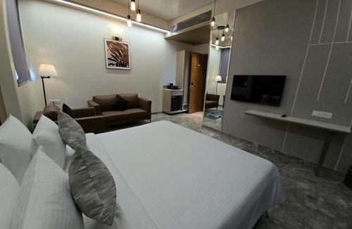Latur Hotel | Enrise by Sayaji, Latur