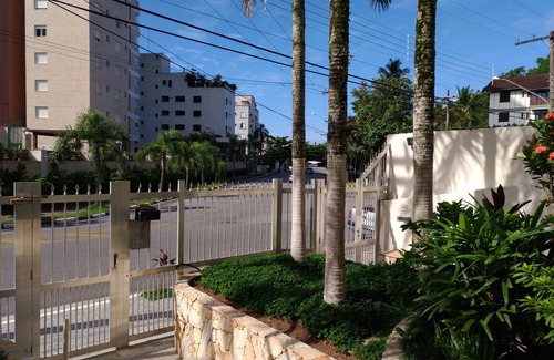 Enseada Apartment | Enseada 3 blocks from the beach, air conditioning, garage, comfort and leisure!