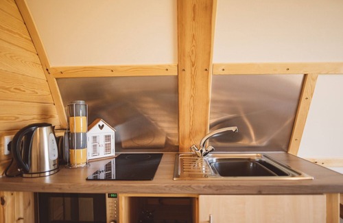 Tamworth Cabin | Ensuite Wooden Cabin in Rural Staffordshire