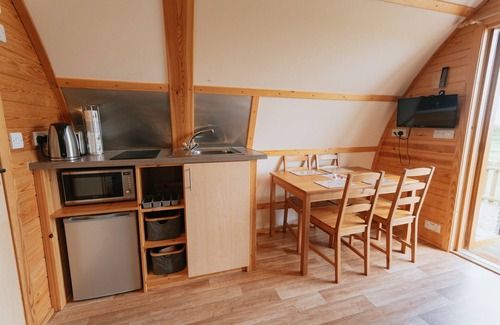 Tamworth Cabin | Ensuite Wooden Cabin in Rural Staffordshire