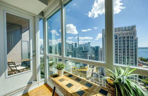 Fort York House | Ent District 3 Bedroom 2Bath Parking CN Tower