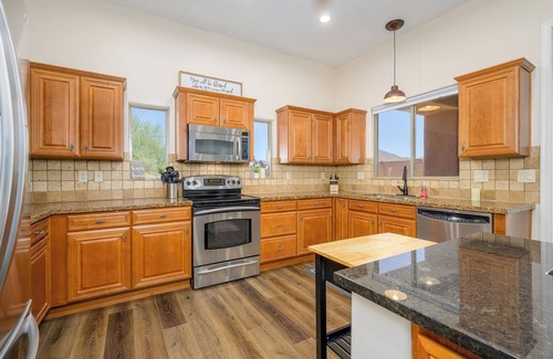 Desert Hills House | Entertainers Dream-Pool, Spa!