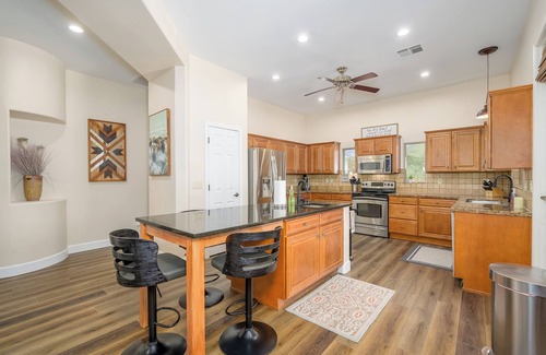 Desert Hills House | Entertainers Dream-Pool, Spa!