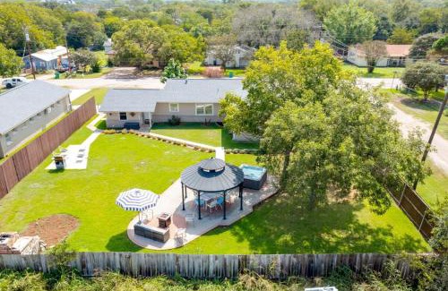 Blanco House | Entertainers Paradise 16m to wine trail 2 kings
