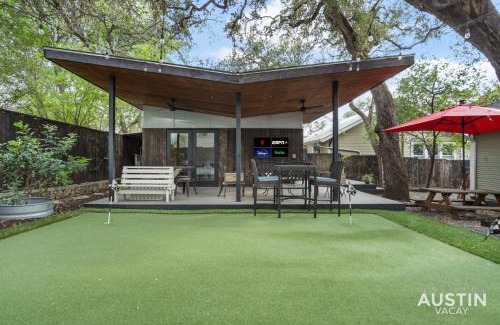 West Campus House | Entertaining Charmer w Outdoor Games and Putt-Putt
