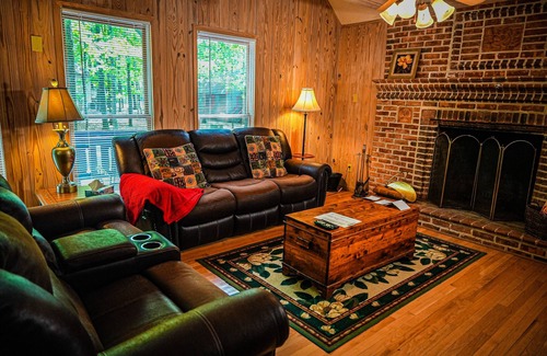 Pine Mountain Ski Chalet | Enticing chalet located less than 1 mile from the heart of Pine Mountain!