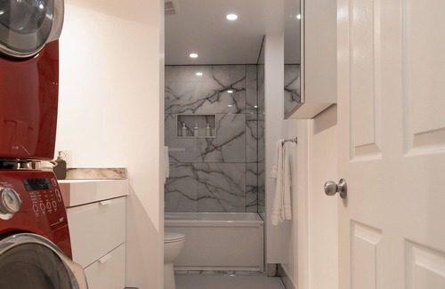 LaSalle Apartment | Entire 2-Bedroom Apartment in Montréal