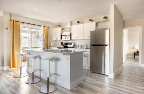 Waterloo Apartment | ENTIRE 2 BEDROOM APARTMENT DOWNTOWN - u3