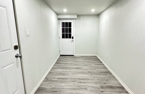 Kitchener House | Entire 2 Bedroom lower Unit, Kitchen+Wi-Fi+Laundry+Parking+Ventilated+Well Lit