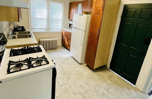 Waukegan House | Entire 3 Bedroom Cozy Unit