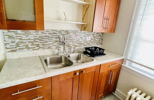 Waukegan House | Entire 3 Bedroom Cozy Unit
