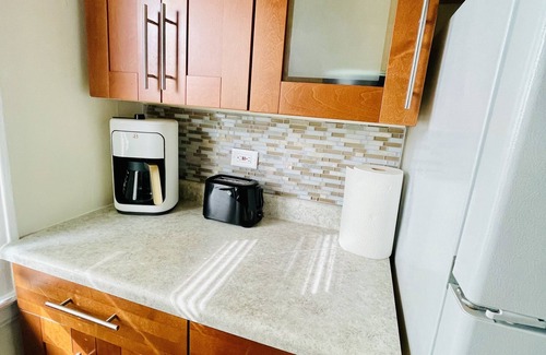 Waukegan House | Entire 3 Bedroom Cozy Unit