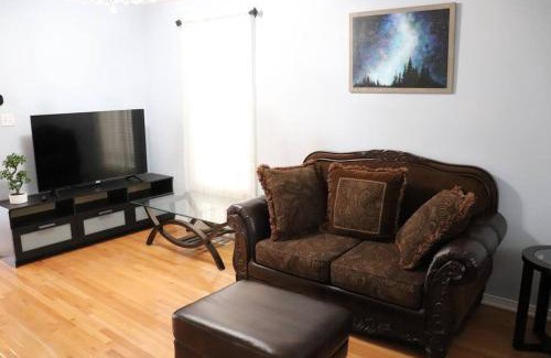Ajax Apartment | Entire 4 bed room detached residential home