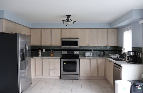 Ajax House | Entire 4 bedroom detached residential home