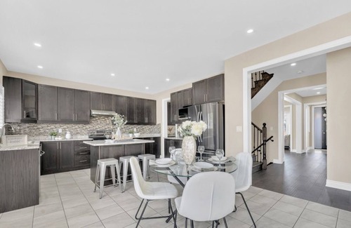 Whitby House | Entire 4 Bedroom Home in Whitby