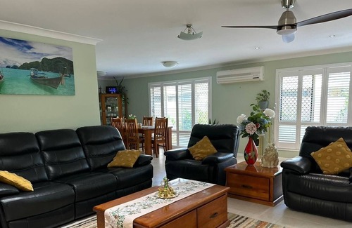 Tingalpa House | Entire 4BR House in Tingalpa