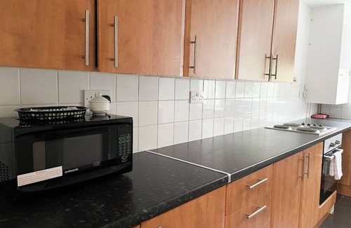 Canterbury Apartment | Entire Apartment Canterbury Centre - Free Parking