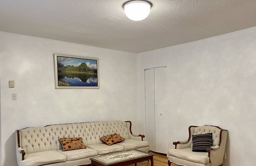 Hull Apartment | Entire Apartment. Few minutes away from downtown Ottawa.