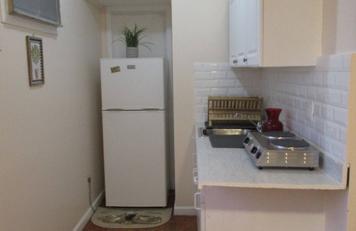 Queens Apartment | Entire Apartment W Balcony 5 min from LGA