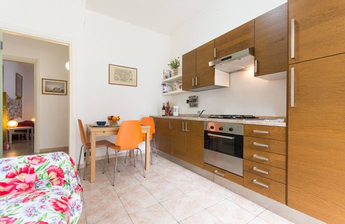 Parella Apartment | Entire apartment with car parking in the yard, 3 min from the pyramids