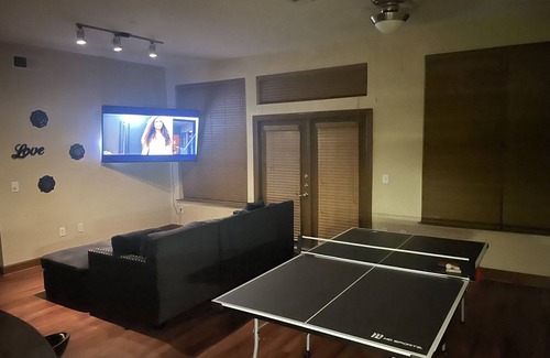 Houston Apartment | Entire Apt 1br w/private balcony SouthWest Houston