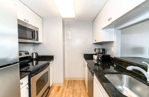 Downtown Apartment | Entire Apt Downtown with Gym