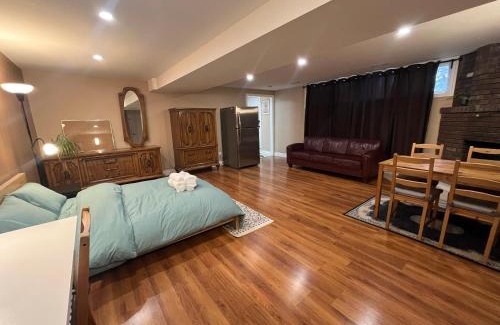 Applewood Apartment | Entire Basement Apartment in Mississauga, Etobicoke